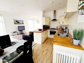 Seas the Day Beachfront Apartment - Ramsgate, Kent - Sleeps 4